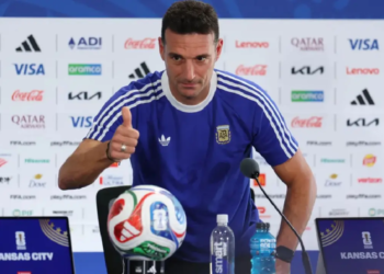 Scaloni encaminha renovação com a Argentina e prepara transição para era pós-Messi