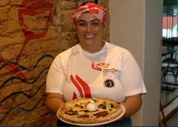 Pizzaiola brasileira vence prêmio de pizza mais criativa do mundo em competição na Itália