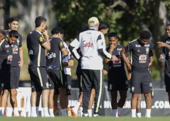 Ancelotti promove sete mudanças na escalação da Seleção Brasileira para segundo amistoso contra a Austrália