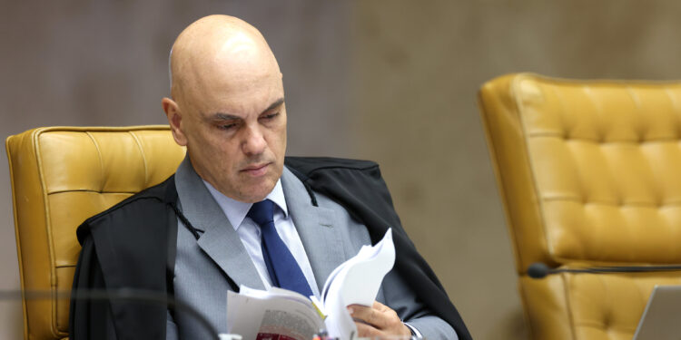 Moraes multa advogado de réu do 8 de Janeiro por usar ‘prompt injection’ em petição enviada ao STF