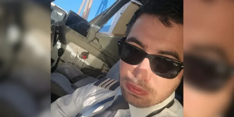Copiloto que atacou comandante em voo para Tel Aviv pretendia atingir aeroporto de Israel