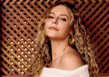 Paolla Oliveira expõe ataques machistas após declarar voto e recebe apoio de Lula e políticos