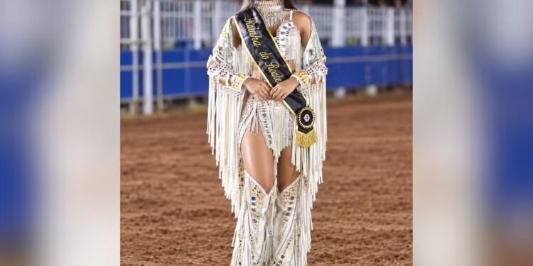 Rainha de Rodeio de 22 anos morre após ser atingida por raio enquanto penteava cabelo da sobrinha no Tocantins