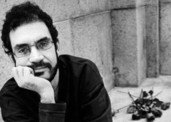 Globo faz acordo e desengaveta documentário inédito sobre Renato Russo