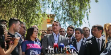 União Brasil e Progressistas oficializam apoio a Flávio Bolsonaro no segundo turno em Brasília