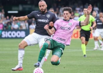 Botafogo busca empate com o Coritiba fora de casa pelo Campeonato Brasileiro