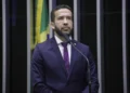 André Janones é internado em UTI em São Paulo após sofrer arritmia cardíaca grave no pós-debate