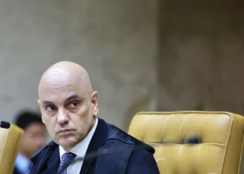 Moraes concede regime semiaberto a “Débora do Batom” após abate de pena por trabalho, Enem e leitura
